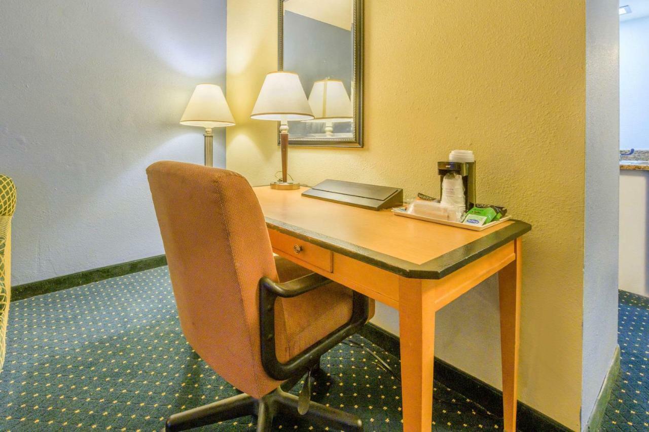 Aire Hotel Lebanon Hershey Екстериор снимка