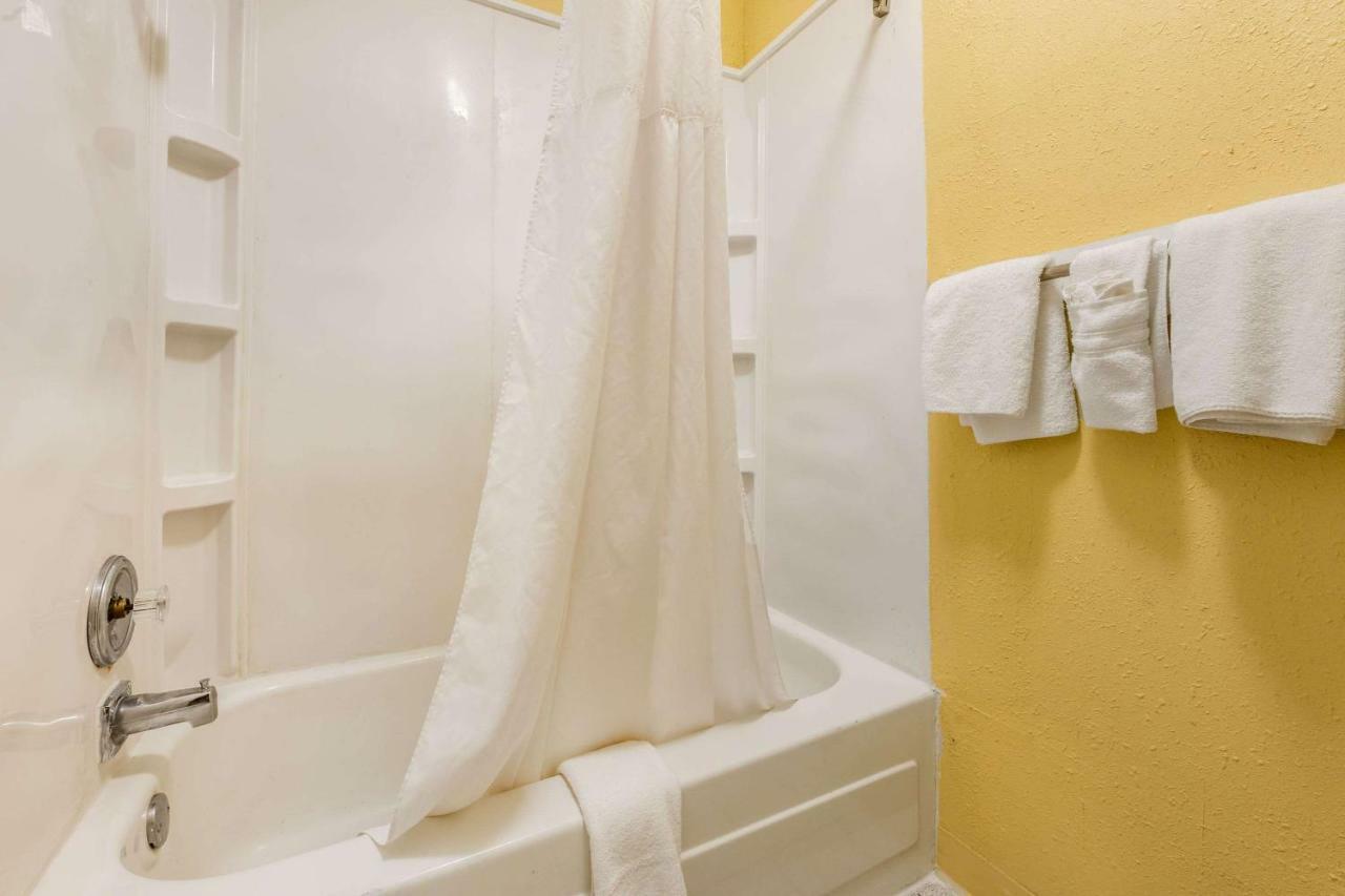 Aire Hotel Lebanon Hershey Екстериор снимка