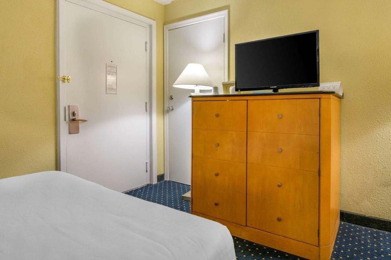 Aire Hotel Lebanon Hershey Екстериор снимка
