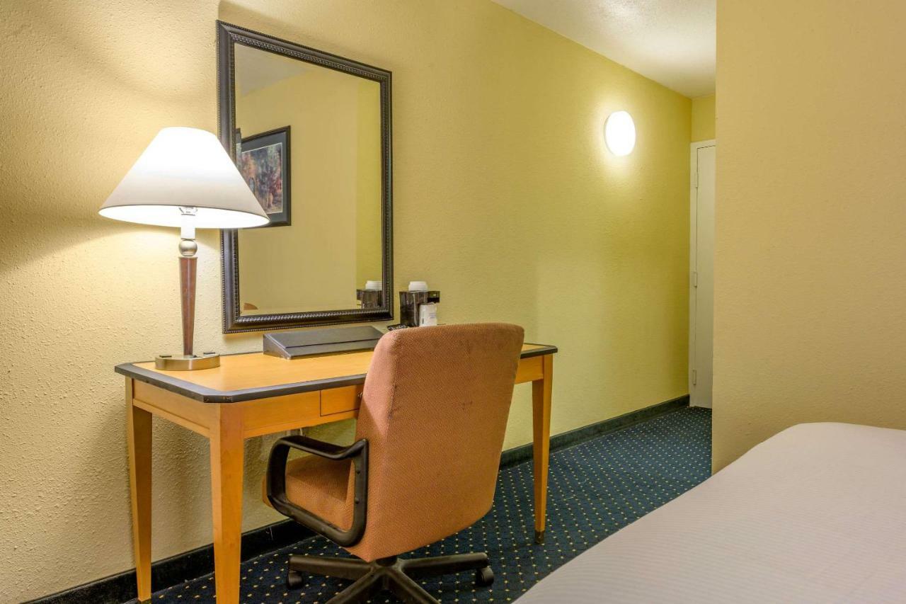 Aire Hotel Lebanon Hershey Екстериор снимка